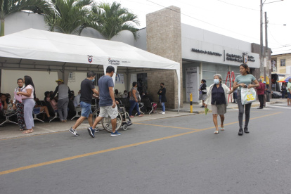 Frente a la Maternidad del Guasmo en las calles 27 y Rosendo Avilés, un equipo periodístico fue víctima de un asalto