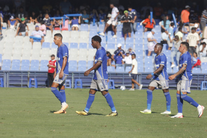 La hinchada millonaria reclamó a los jugadores azules tras caer ante Delfín.