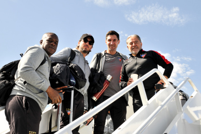 El cuerpo técnico de los universitarios antes del viaje hacia Brasil.