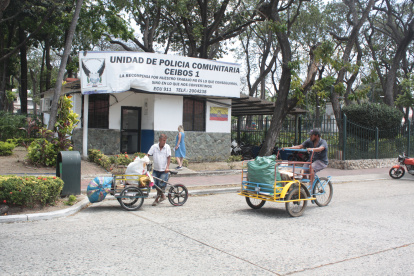 Policía. La Unidad de Policía Comunitaria Ceibos 1 está sin el servicio hace más de un mes, lo que impide a residentes comunicarse directamente con los policías por alguna emergencia.