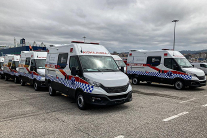 El ministro de Salud, José Ruales, informó que el miércoles 30 de agosto salieron desde el Puerto de Vigo, en España, hacia Ecuador las primeras 15 ambulancias,