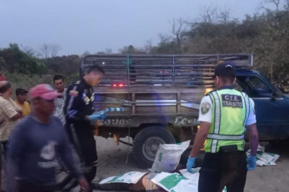 Pericias. Peritos de la CTE levantan evidencias para las investigaciones.