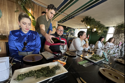 Degustación de chocolates y gastronomía con cannabis en Joint, en el norte de Quito.