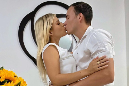 Mafer Pérez con su novio.