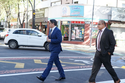 Diligencia. El destituido juez Walter Macías asistió, de forma presencial, a la audiencia de acción de protección.