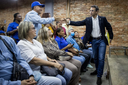 El político venezolano Henrique Capriles se reunió con sindicalistas y trabajadores.