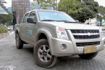 Vehículo en remate de la CFN.