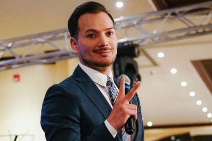 Prado no está peleado con la política, de hecho aspira a ser alcalde de su ciudad en el futuro.