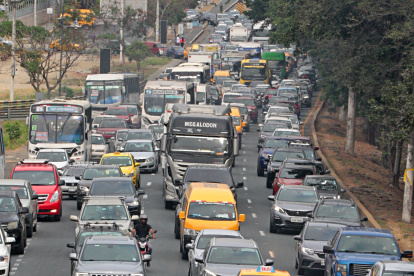 Escenario. Por 45 días, contando desde el 1 de septiembre que iniciaron los trabajos, este será el panorama común en la vía a la costa.