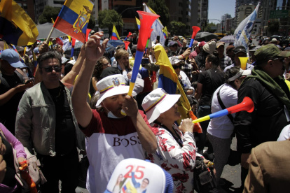 Los movilizados advirtieron que si no se produce la salida de los vocales electorales la próxima marcha será para tomarse el organismo.