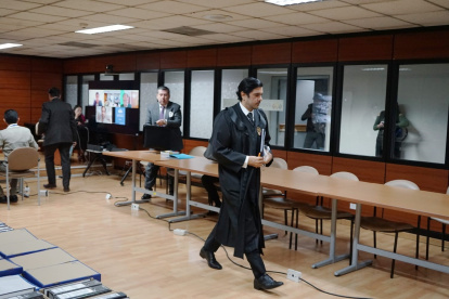 Diligencia. El juez de la Corte Nacional, Luis Rivera, anunció que fijará nuevo día para la formulación de cargos.