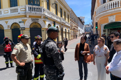 Evaluación. Miembros del Grupo de Operaciones Especiales (GIR) de la Policía durante la verificación.