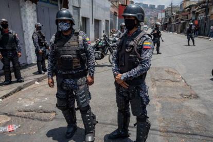 Fuerzas del orden venezolanas llevaron a cabo un operativo donde se capturó a los implicados en estos delitos.