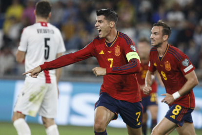 Alvaro Morata firmpo su "hat trick" en este duelo.
