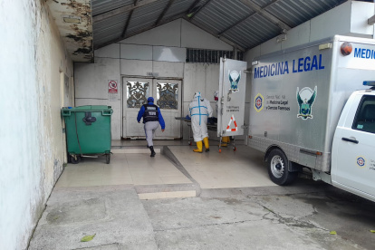 Fallecido. El cuerpo de Valverde fue trasladado a la morgue de Quevedo.