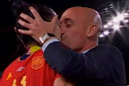 El beso de Rubiales ha dado la vuelta al mundo y ha desatado un sinnúmero de comentarios.