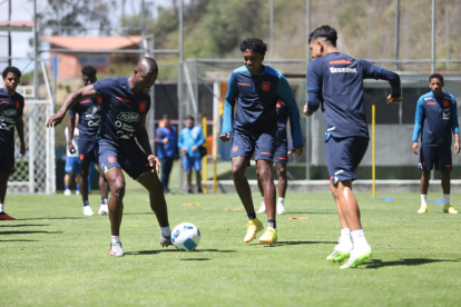 Último entrenamiento de la Selección Ecuatoriana previo al juego que sostendrá contra Uruguay