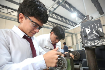 El colegio ofrecerá clases en dos jornadas a sus estudiantes.