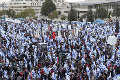 Cientos de israelíes protestaron la tarde de este lunes 11 de septiembre ante una ley que debilita a la Justicia.