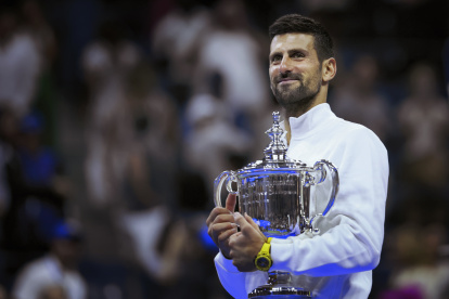 Novak Djokovic sumó 24 Grand Slams tras el conseguido por vencer a Medvedev por 6-3, 7-6(5) y 6-3 en tres horas y 17 minutos.