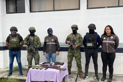 Decomiso. La semana pasada en Quinindé se encontraron armas en una acción de control.