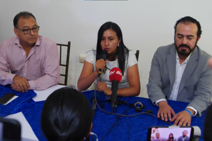 María Lalangui, alacaldesa de Yantzaza, y Patricio Maldonado, presidente de la AME.