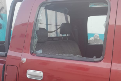 El carro en el que se movilizaban los funcionarios.