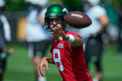 Tras la salida del legendario Tom Brady, Rodgers, quien cumplirá 40 años en diciembre, pasó a ser uno de los más experimentados. Pero  este año ya se le acabó.