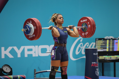 Angie Palacios demostró que es una de las mejores exponentes en el levantamiento de pesas a nivel mundial.