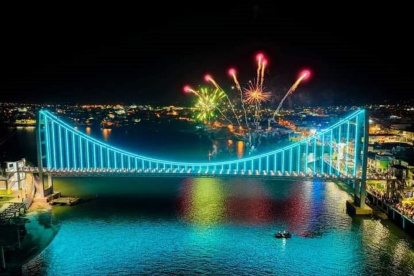 La obra fue inaugurada la noche del 13 de septiembre, en medio de la algarabía de los habitantes.