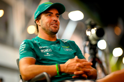 Alonso estuvo fuera unos años y volvió a la F1 con Aston Martin.