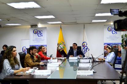 El presidente Alembert Vera indicó que hay 41 personas inscritas para la veeduría ciudadana.