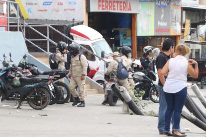 Guayaquil. Tras el ataque contra uno de sus guardias, la seguridad se reforzó en el supermercado.