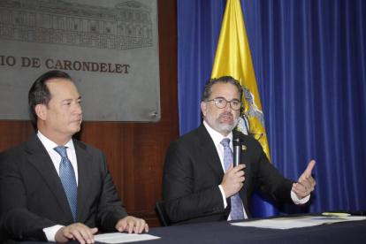 El ministro de Gobierno, Henry Cucalón, y el canciller, Gustavo Manrique.