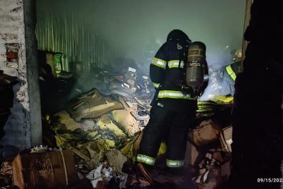 Atención. Los bomberos intervinieron desde la medianoche hasta entrada la mañana