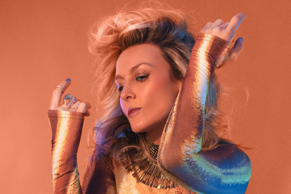 Fey presenta el sencillo "Veneno"