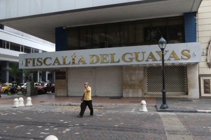 El perjudicado es funcionario de la Fiscalía. En el momento del hecho se encontraba poniendo combustible a su vehículo