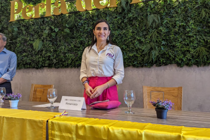 Su primer encuentro en su viaje a Europa fue con un grupo reducido de migrantes ecuatorianos en un restaurante