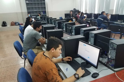 Aspirantes de un cupo para entrar a la universidad, en un proceso de selección pasado.