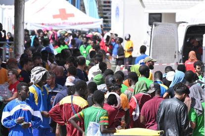 Miles de migrantes africanos desembarcaron en la isla de Lampedusa (Italia), en los últimos días.