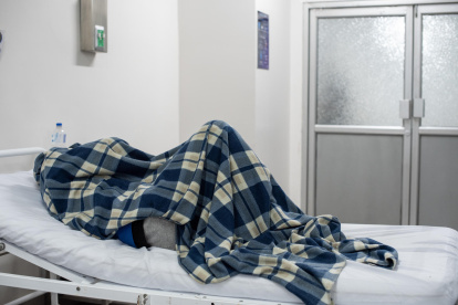 Un joven recibe tratamiento por consumo de fentanilo, el 4 de septiembre de 2023 en el Hospital Municipal Bicentenario en Guayaquil (Ecuador).