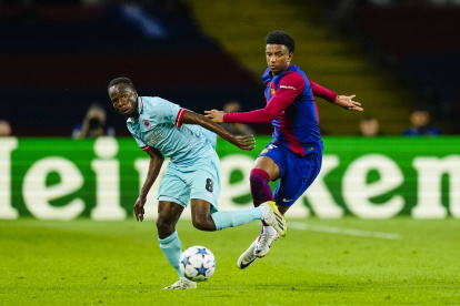 El Barcelona demostró su poder ofensivo ante el Royal Antwerp de Bélgica.