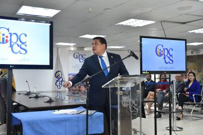 A días de enfrentar la audiencia de seguimiento, Vera dice que acudirá la justicia internacional.