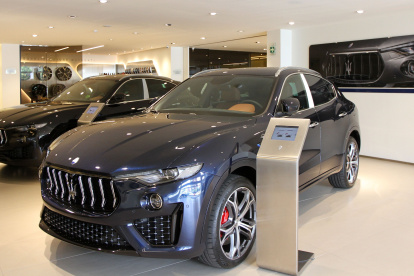 Oferta. Los autos suelen costar más de 100 mil dólares y suelen ser importados desde Italia.