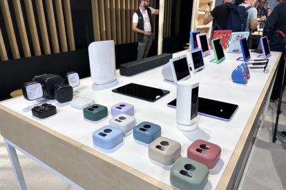 Fotografía de las nuevas versiones de dispositivos de Amazon presentados en el edificio HQ2 de Amazon hoy, en Arlington, Virginia (EEUU).