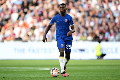 Moisés Caicedo regresará al rol titular del Chelsea para enfrentar a Aston Villa.