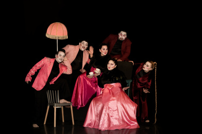 Presentación. Parte del elenco que subirá a escena este sábado 23 de septiembre de 2023.