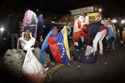 MIGRANTES VENEZOLANOS GLBTI EN ECUADOR | ALBERGUE AYUDA A MIGRANTES VENEZOLANOS DE LA COMUNIDAD GLBTI |


MIGRANTES VENEZOLANOS PASARON LA NOCHE EN LA FRONTERA ESPERANDO REALIZAR LA DOCUMENTACIÓN PARA PASAR A ECUADOR SI SEGUIR EL VIAJE HACIA PERÚ Y BRASIL Agencia ag_quito ag_extra ag_expreso