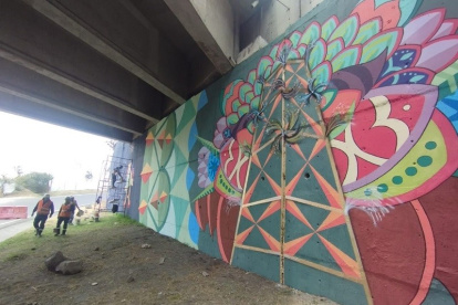 Trabajos. Los murales en Zámbiza están por concluir.