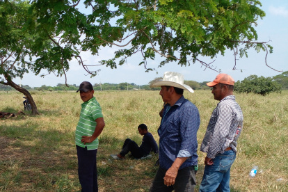 Escena. La familia quedó consternada ante el hecho sangriento.